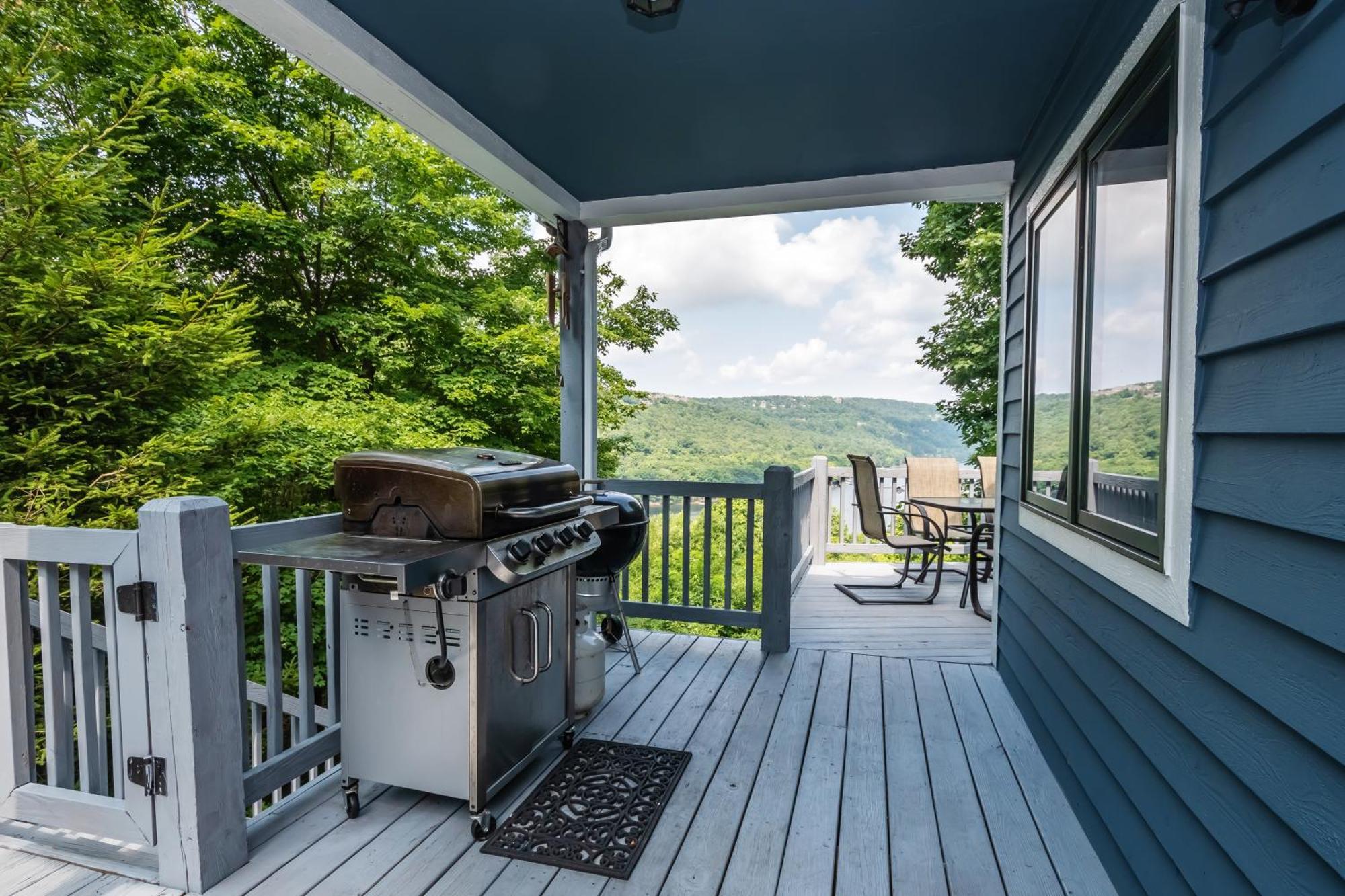 Tranquility Villa McHenry Exterior photo